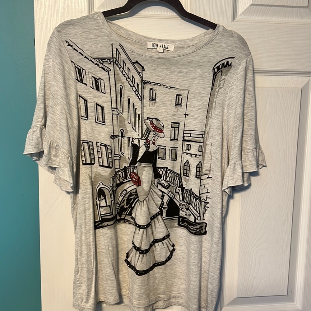Love + Lace casual top size L